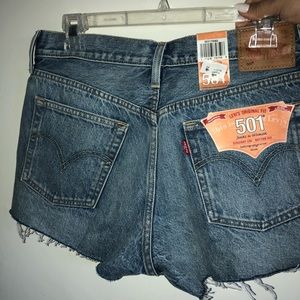 LEVIS WOMENS 501 Jean Shorts Size 29, Brand New